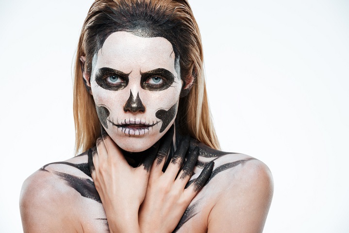 Halloween make-up and contact lenses