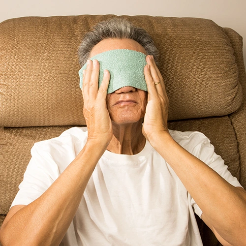 Cold compress for eyes