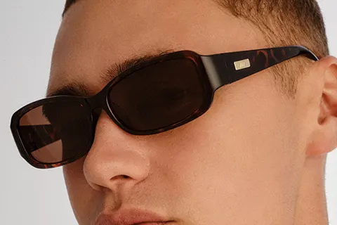 Le Specs Gigglemug Tort 57