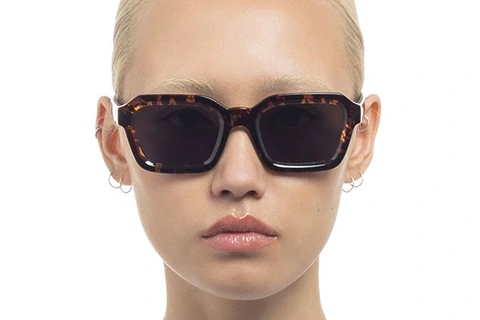 Le Specs Impossible 51 Tokyo Tort