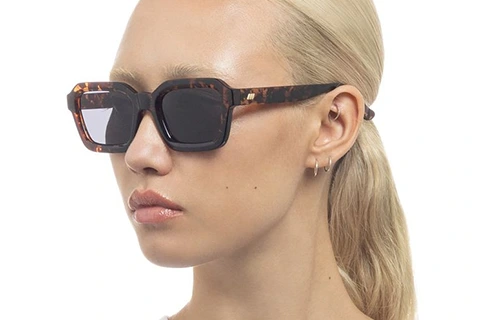 Le Specs Impossible 51 Tokyo Tort